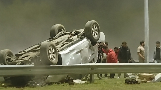 susto en ruta 40: un auto protagonizo un aparatoso vuelco