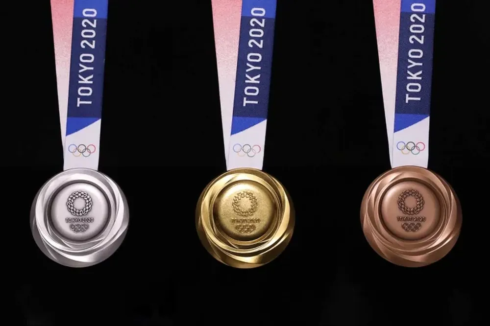 Las medallas están hechas con material reciclado