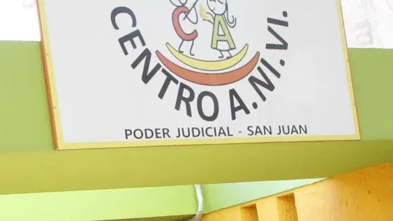 Aprovechó que su pareja dormía para abusar de su hijastra