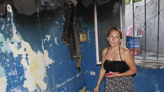 Una trabajadora, sus dos hijas y un nieto quedan sin nada por culpa de un incendio