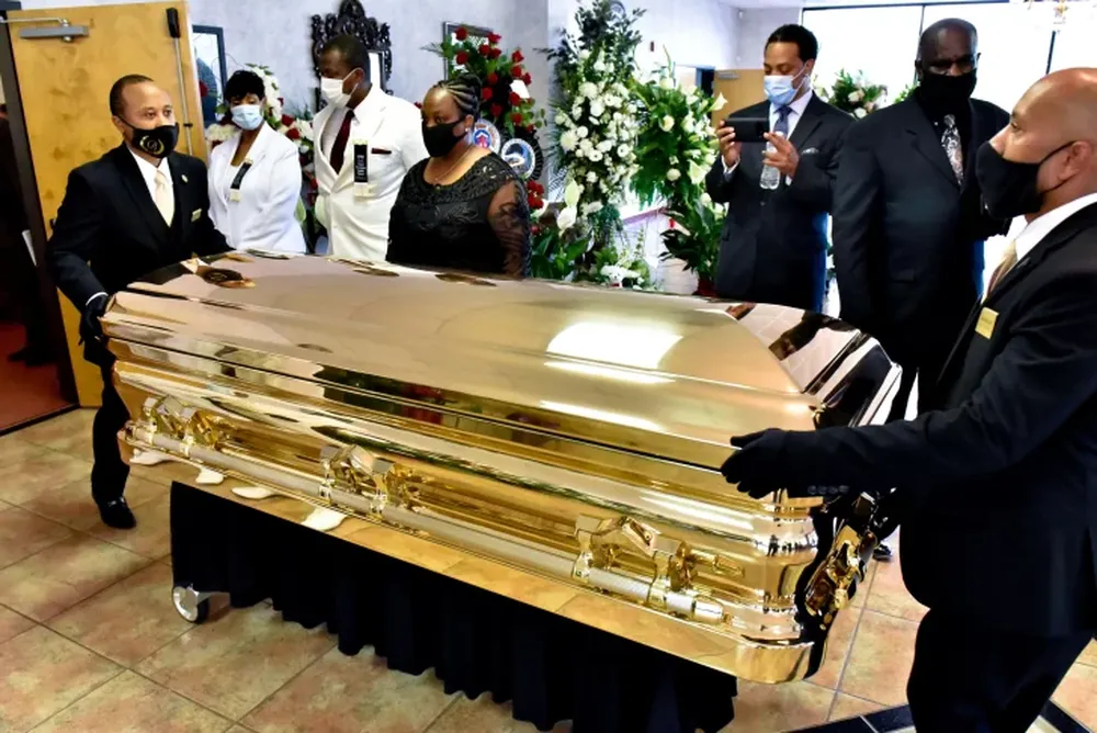 Miles de personas en el último adiós a George Floyd en Estados Unidos