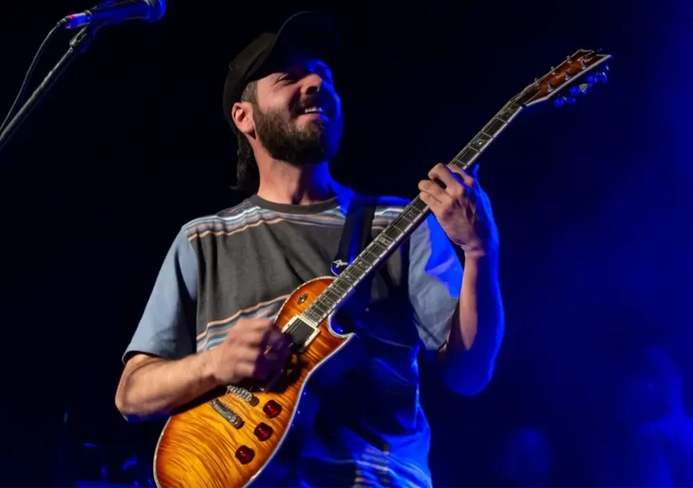 Noche de tributos a la par