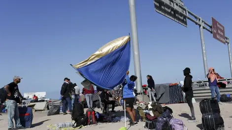 Perú militariza la frontera por crisis migratoria con Chile