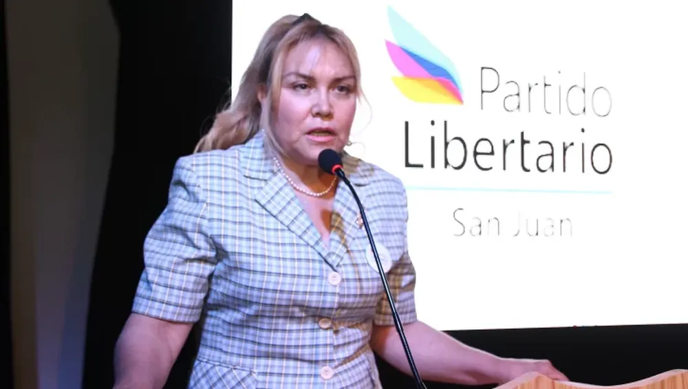 Se lanzó una candidata a Gobernadora libertaria y cuestionó hasta al propio Milei