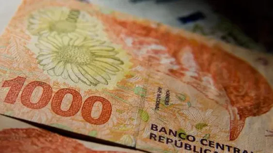 Argentina importará de urgencia billetes de $1.000 desde España