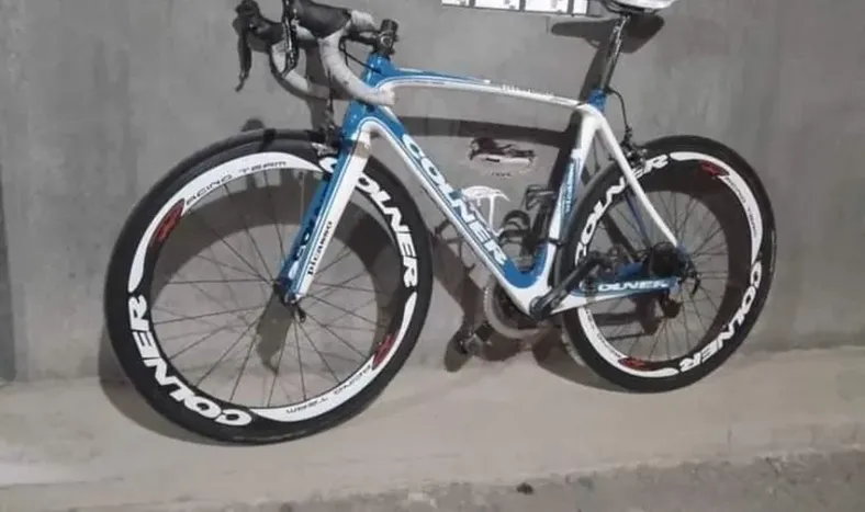 Un hombre sufrió un ataque piraña: ladrones le robaron su costosa bicicleta de competición