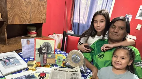 Pilares. Sus sobrinas Pia y Lourdes son la contención del Duilio Costa, un gran arquero al que el fútbol de San Juan no puede olvidar.