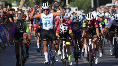 Maribel Aguirre se quedó con la primera etapa de la Vuelta a San Juan Damas 2026 y lidera la clasificación general. &nbsp;