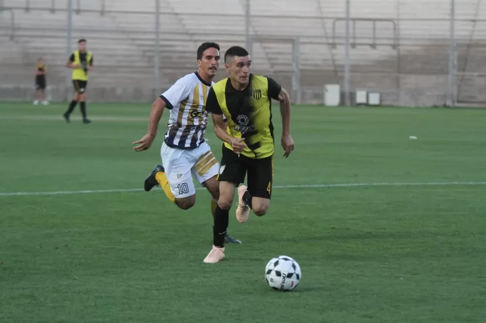 Noriega se recibió de Maestro y ganó el clásico Domingo F. Sarmiento con Atlas Again