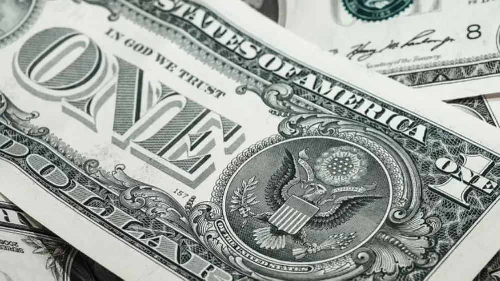 El dólar tuvo una caída de 46 centavos y cerró en $44,79