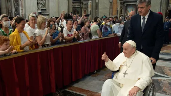 El papa Francisco cancela su gira por África por problemas de salud