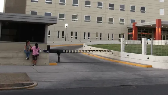 El juez secuestró documentación del Rawson y tomará hoy testimoniales