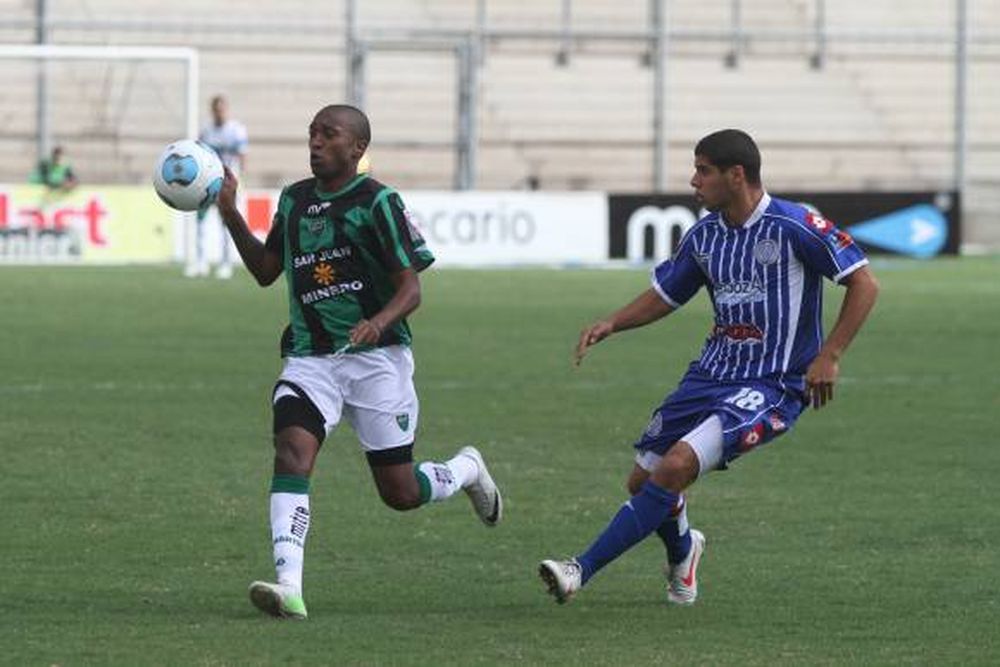 Cancha chica, deuda grande