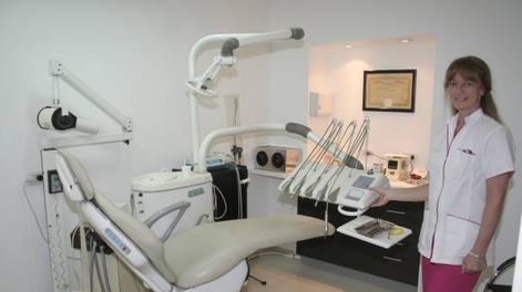 Dientes sanos y blancos para una linda sonrisa
