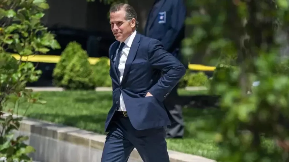 Imputan al hijo de Biden por posesión ilegal de armas de fuego