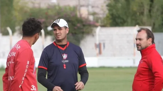 El DT de Peñarol, en la previa de la final de ida: “Este equipo va a dejar la vida en los 180 minutos”