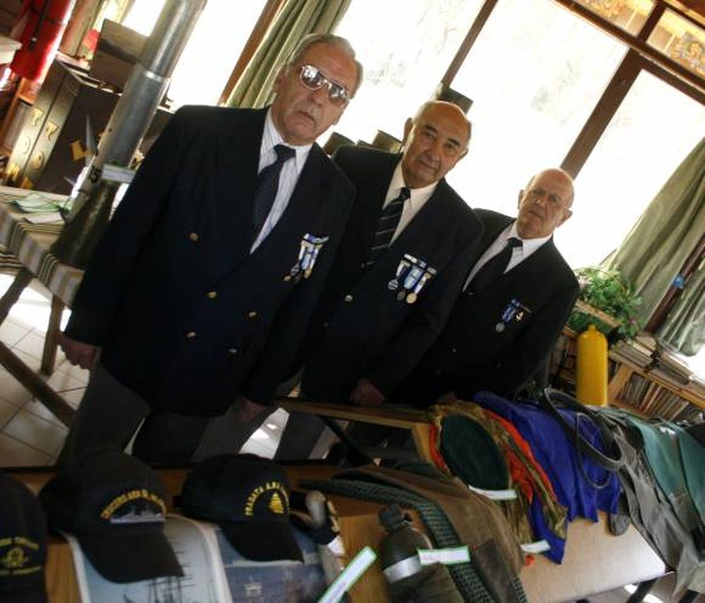 Héroes de la Armada, gancho para reclutar