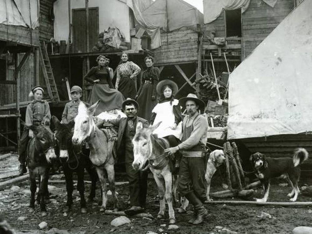 El jean, todo un precursor del campamento a la moda