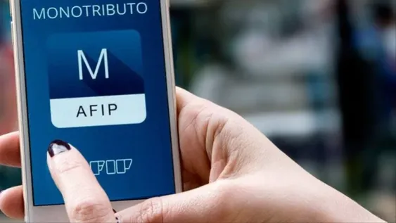 AFIP dispuso un reintegro para monotributistas: cómo cobrarlo