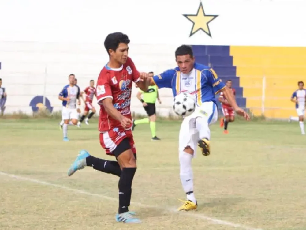 Colón y Carpintería dieron vuelta el marcador y son los que mandan en el fútbol local