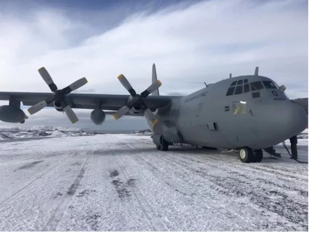 Argentina colabora con la búsqueda del avión Hércules chileno