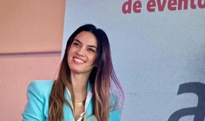 CHAU. Yanina Martínez fue despedida.