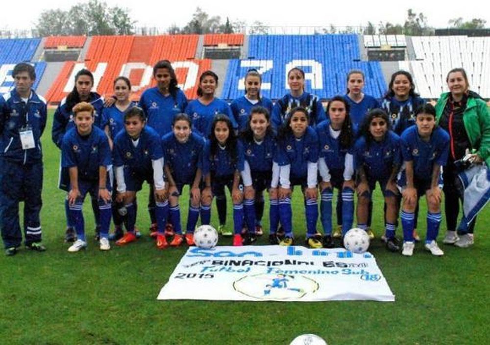 Las chicas de fútbol buscan la semifinal