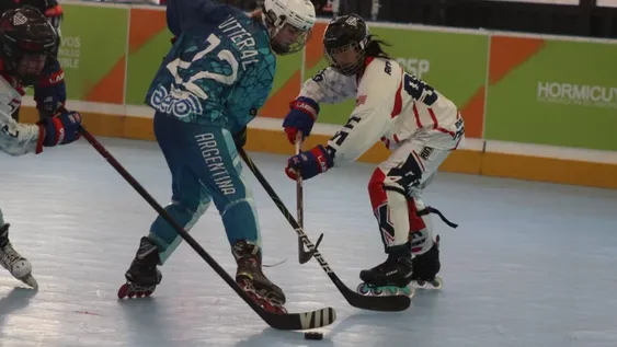 El hockey en línea, ese deporte “distinto” en Banco Hispano