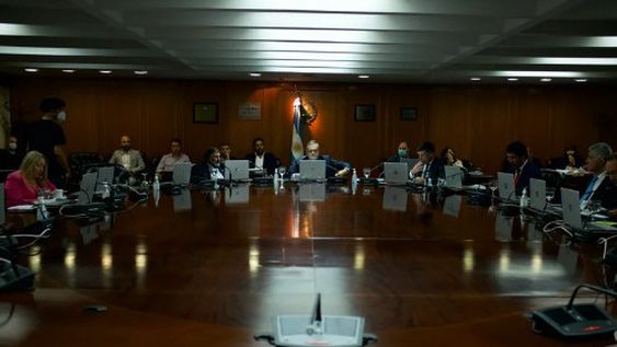 En pleno Domingo de Pascuas, un juez traba a la Magistratura