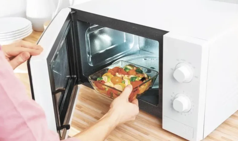 Atención: ¿Sabes qué tan seguro es cocinar en microondas?