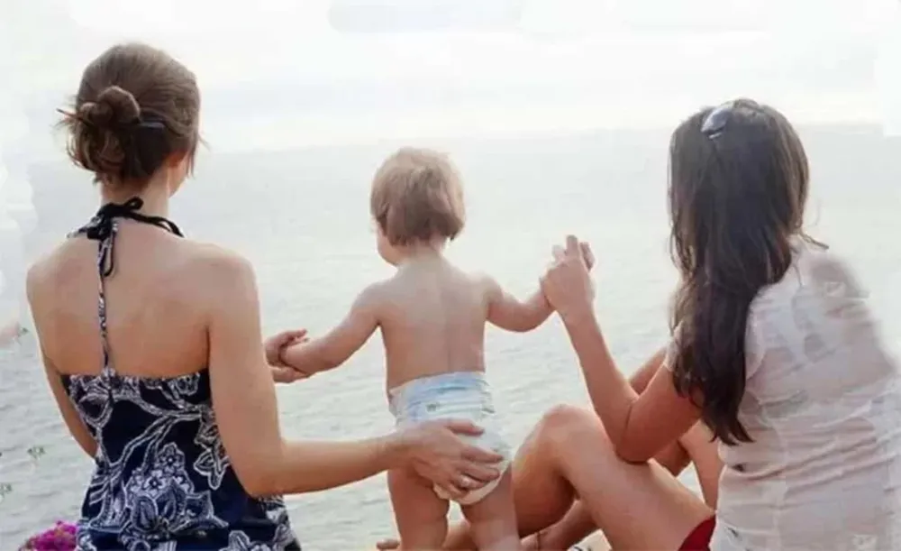 Fue inscripto en el Registro Civil como hijo de dos mujeres
