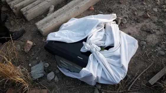 Robaron y corrieron por los techos con LEDs, celulares, cámaras y hasta una aspiradora