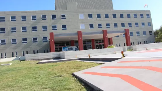 Dos sujetos lo golpearon para robarle y tuvo que ser hospitalizado