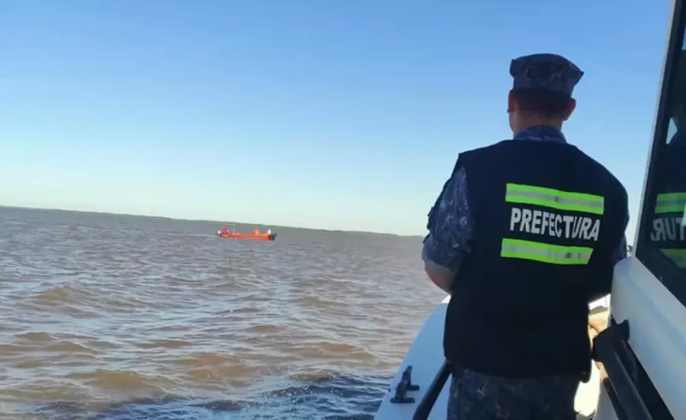 Encontraron con vida a un turista argentino que había desaparecido en Punta del Este tras ingresar al mar en una moto de agua