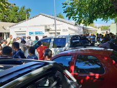 La crisis hídrica se profundizó y en marzo hubo reuniones en Hidráulica que se convirtieron en movilizaciones en la puerta. La crisis hídrica se profundizó y en marzo hubo reuniones en Hidráulica que se convirtieron en movilizaciones en la puerta.