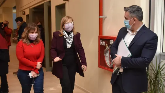 Pese a la caída en ingresos, confirman anticipo salarial y suba en asignaciones