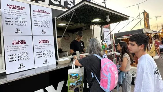 Las promociones son las estrellas en el patio gastronómico