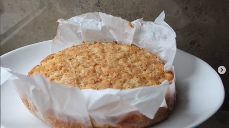 Torta húmeda de manzanas: receta fácil y un consejo para disfrutarla