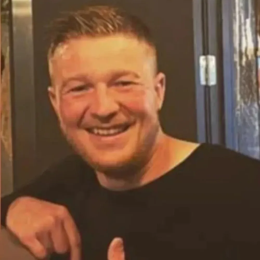 Quisieron hacerle una broma de cumpleaños, lo tiraron del barco y lo mató la hélice del motor