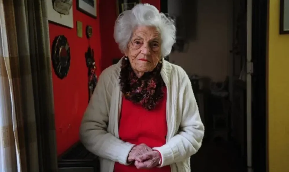 Picada, facturas y una votante de 103 años