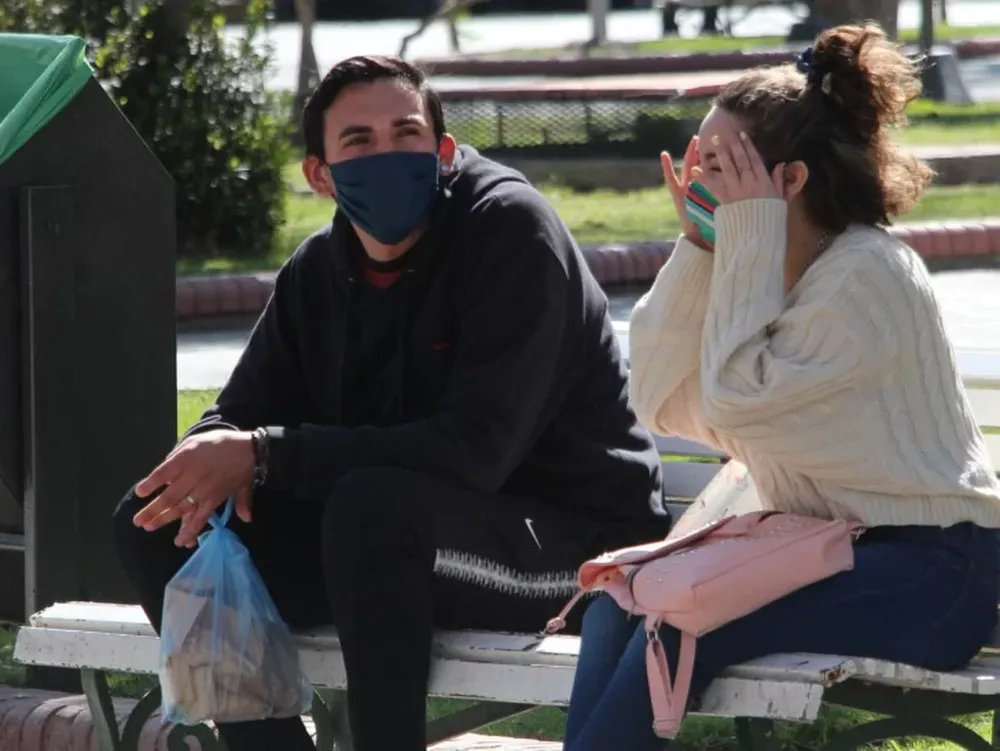 Coronavirus: se duplicaron los contagios en una semana y creció el número de internados