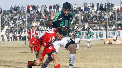 Las dos caras de un opaco debut
