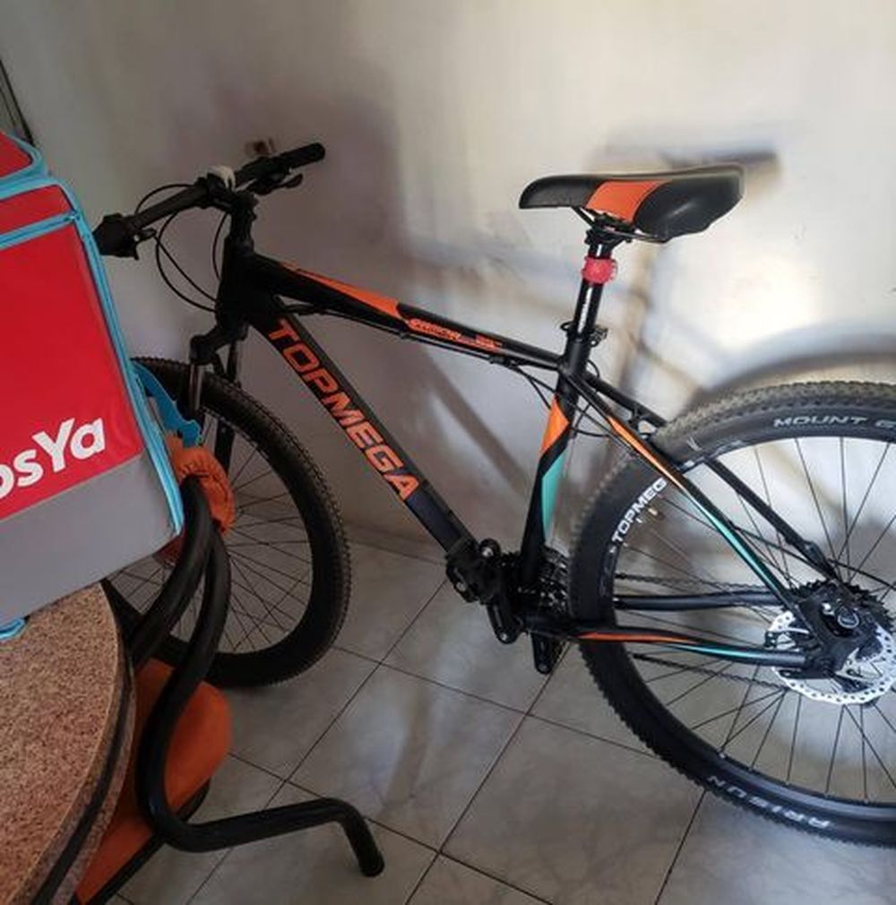 Compró una bici para trabajar en Pedidos Ya y se la robaron: “Es lo único que tengo”