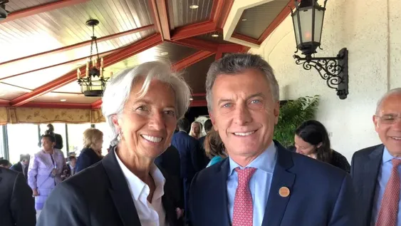 Macri se reunió con Lagarde, que ratificó el apoyo al nuevo programa económico