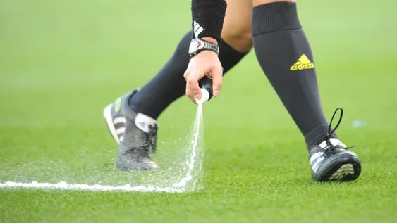 Los creadores del spray evanescente demandaron a la FIFA por 100 millones de dólares