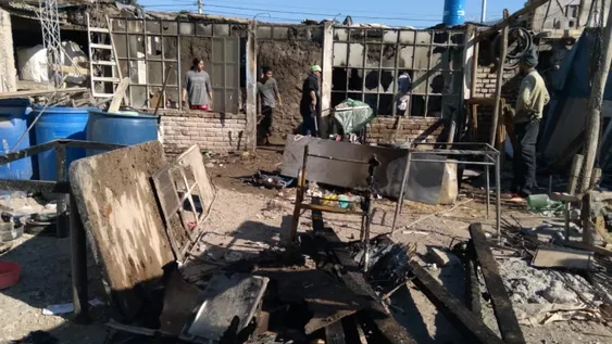 No tienen trabajo y encima pierden muchas cosas en su casa a causa de un incendio