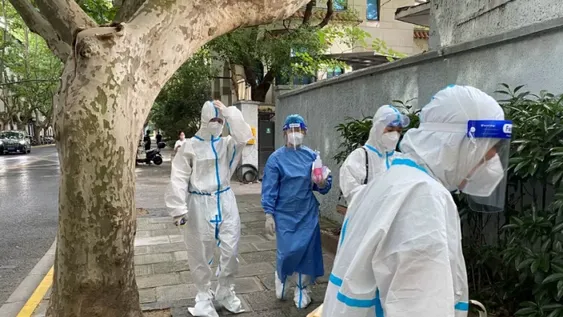 Confinan a millones de personas en China por un rebrote de coronavirus