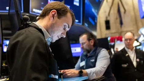 A cuánto tiene que bajar el riesgo país para que la Argentina vuelva a los mercados internacionales