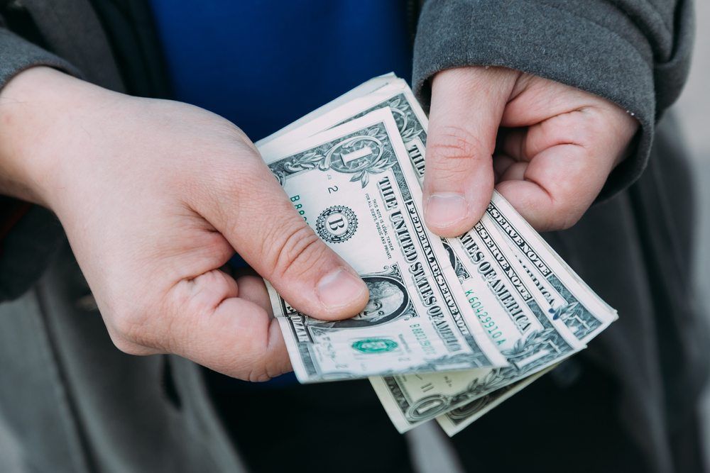 El dólar blue tuvo un incremento de $7 y se negoció en 397 pesos