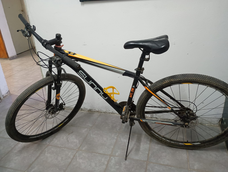 La bicicleta robada a una mujer en Los Berros fue recuperada. Por el hecho, dos menores de edad quedaron detenidos. La bicicleta robada a una mujer en Los Berros fue recuperada. Por el hecho, dos menores de edad quedaron detenidos.